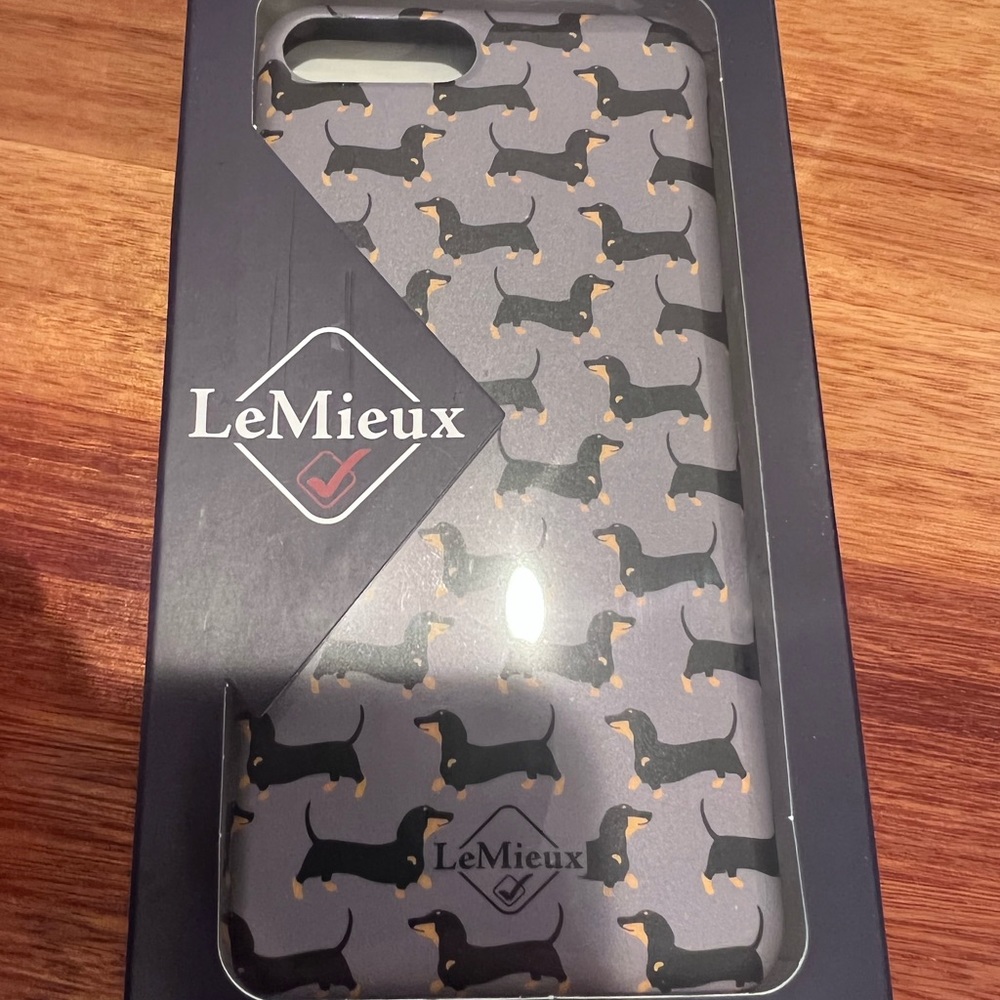 Le Mieux dachshund phone case